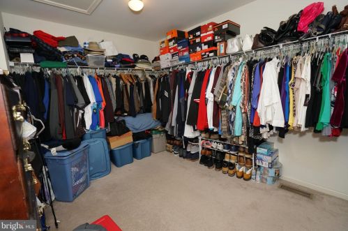 1941 Canyon Creek Rd, Gilbertsville PA  19525-7002 exterior