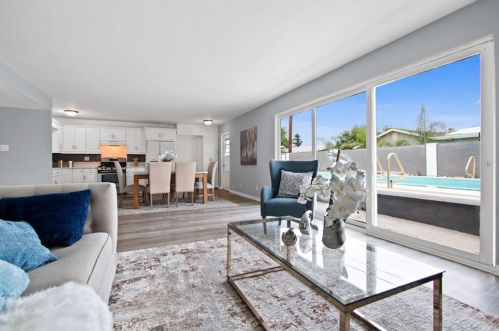 8012 San Leandro Cir, Buena Park CA  90620-2822 exterior