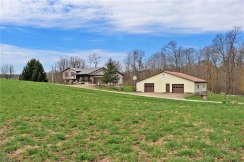 5679 Township Road 218, Big Prairie, OH 44611-9572