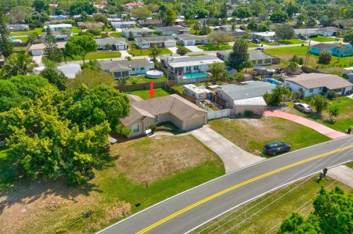 421 Oleander Ave, Fort Pierce FL  34952-1343 exterior