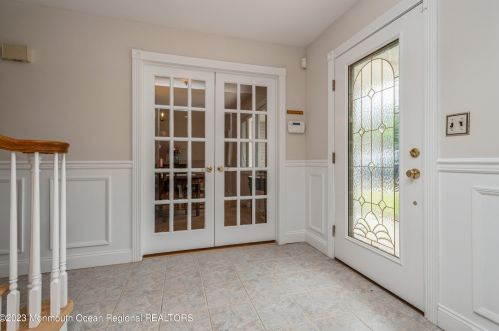 328 Main St, Middletown NJ  07748-5938 exterior