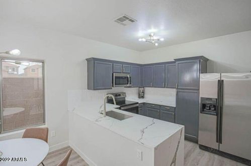 21860 41st St, Phoenix AZ  85050-7236 exterior