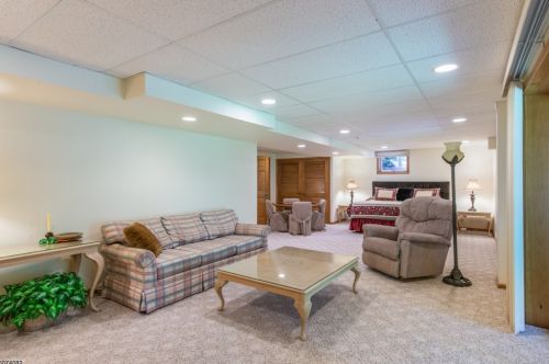39 Pheasant Run, Kinnelon NJ  07405-3022 exterior