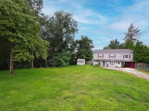 221 Vernon St, New Kensington, PA 15068-5843