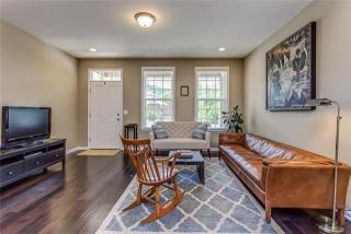 2303 Traemoor Village Pl, Nashville, TN 37209-5058
