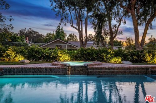 445 Sinaloa Rd, Simi Valley CA  93065-5430 exterior