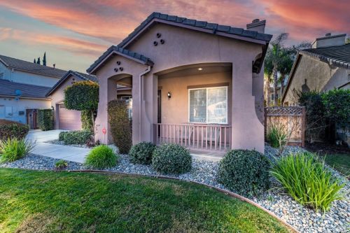 1148 Stoneglen Dr, Newman, CA 95360-1494