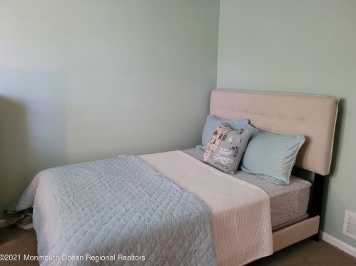 433 Mowat Cir, Trenton NJ  08690-3220 exterior