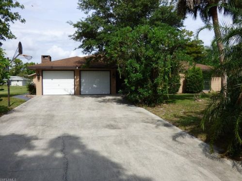 317 Lake Ave, Lehigh Acres, FL 33936-1438