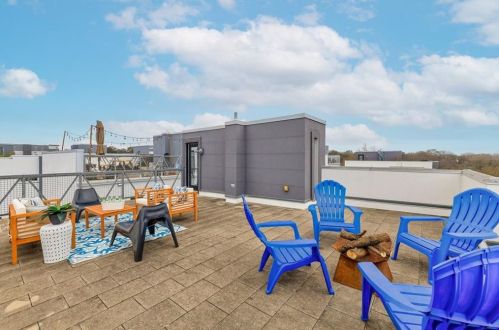 4801 Congress Ave, Austin TX  78745-2304 exterior