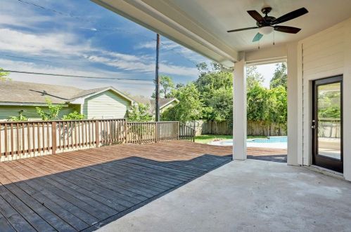 306 Oakdale St, Morgans Point, TX 77571-7349