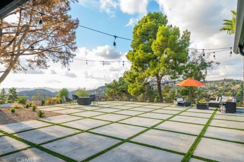 3811 Karen Lynn Dr, Glendale CA  91206-1219 exterior