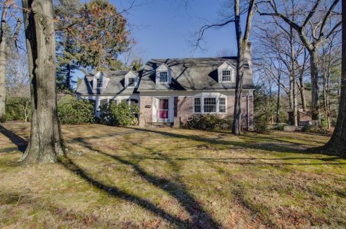 26 Kent Dr, North Haven CT  06473-4417 exterior