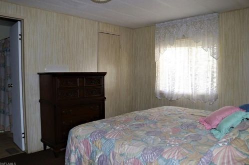 4742 Sandpiper Dr, Saint James City FL  33956-2833 exterior