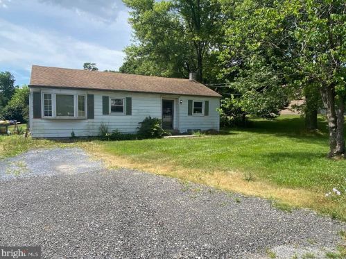 5865 Wertzville Rd, West Enola, PA 17025-1154