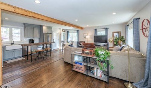 669 Mountain Way, Greystone Park, NJ 07950-1107