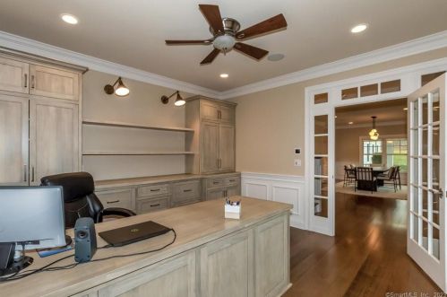 18 Heron Pond Rd, Essex CT  06426-1466 exterior