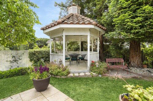 860 Valley Oak Dr, Hollister CA  95023-9155 exterior