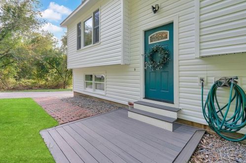 26 Blish Rd, East Hampton CT  06447-1110 exterior