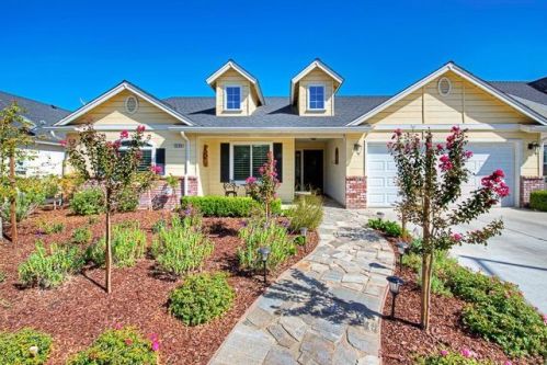7176 Mitre Ave, Fresno, CA 93722-8413