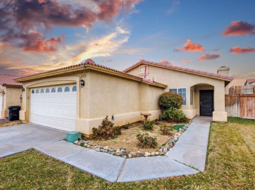 12733 Appian Ave, Victorville, CA 92395-8543