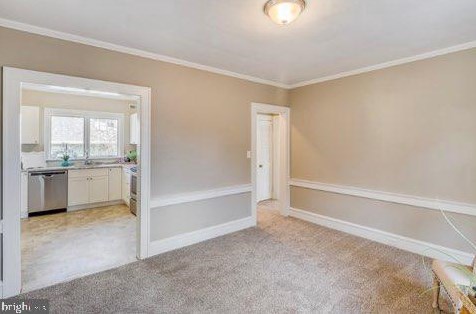 221 Kings Hwy, Camden NJ  08106-1616 exterior