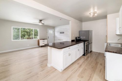 1164 Lita Ln, Vista, CA 92084-7235