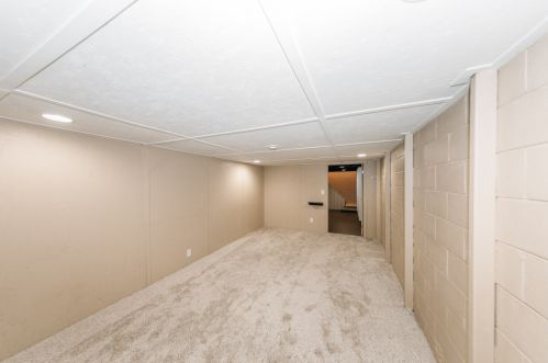 9616 Greenview Ln, Thiensville WI  exterior