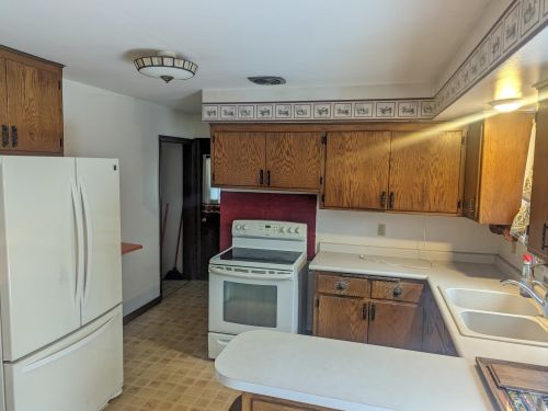 5860 Vista Dr, Waukesha, WI 53146-5041