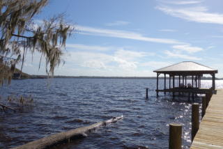 112 Point South Dr, Welaka, FL 32193-2004