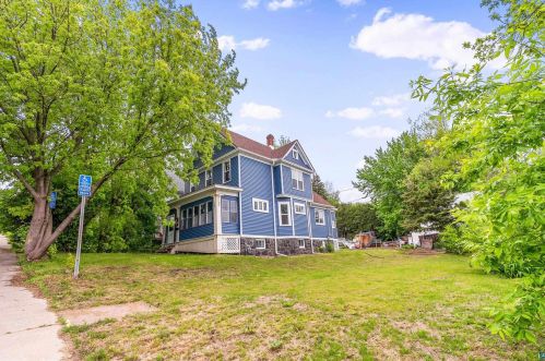 426 22nd Ave, Duluth MN  55806-1634 exterior