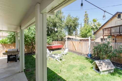 1137 Cypress Ave, Redlands CA  92373-5723 exterior