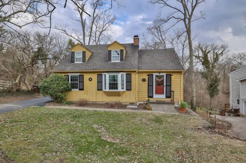 358 Compton Rd, Cincinnati, OH 45215-4113