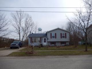 223 Oak Tree Dr, Girard, PA 16417-1255