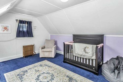 39 Beverly Ave, Floral Park NY  11001-3253 exterior