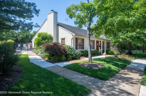 23 Remington Dr, East Freehold, NJ 07728-5134