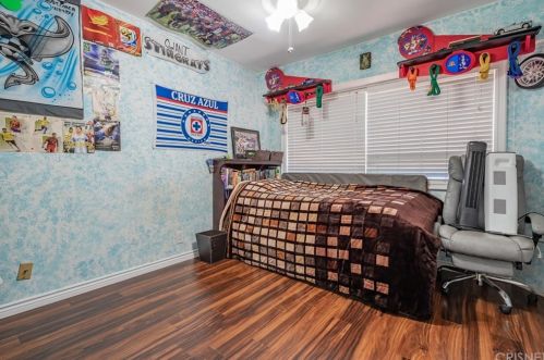 2828 Inyo Cir, Simi Valley CA 93063-2002 exterior