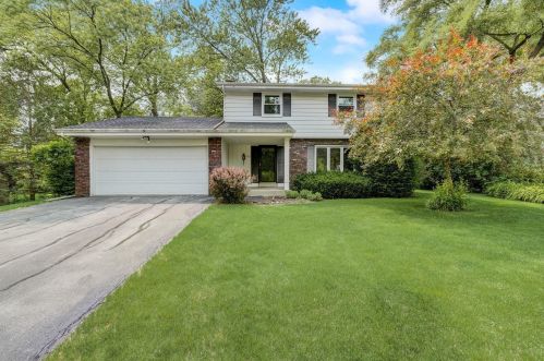 1431 168th St, Waukesha, WI 53151-1309