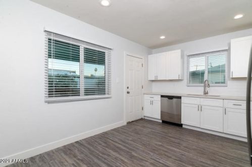 2438 Amelia Ave, Phoenix AZ  85016-6706 exterior