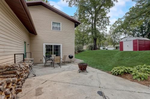 144 Phillips Ln, Lake Mills WI  53551-1511 exterior