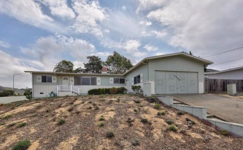3060 Otto Dr, Marina, CA 93933-3607