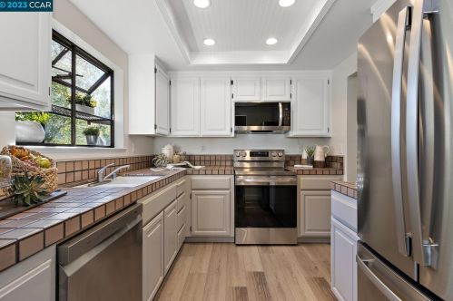 31 Silktree Ct, Danville, CA 94526-5609