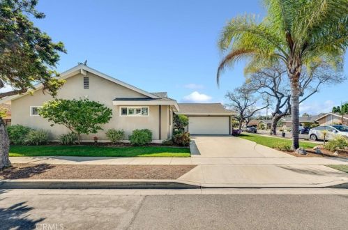 5180 Canton St, Long Beach, CA 90815-1028
