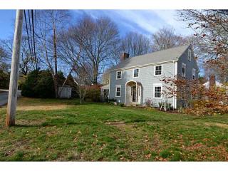 135 Ferry Ln, Barrington, RI 02806-4838