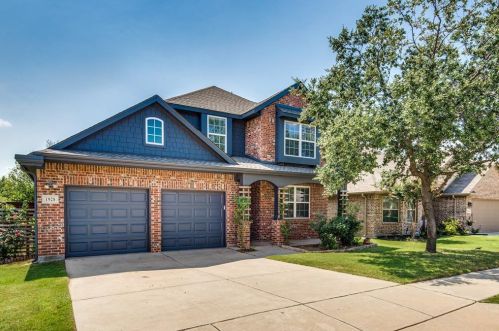 1928 Michelle Creek Dr, Oak Point TX  75068-4856 exterior