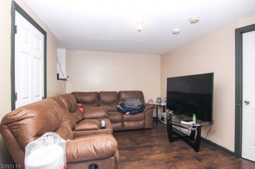 103 3rd Ave, Newark NJ  07104-2708 exterior