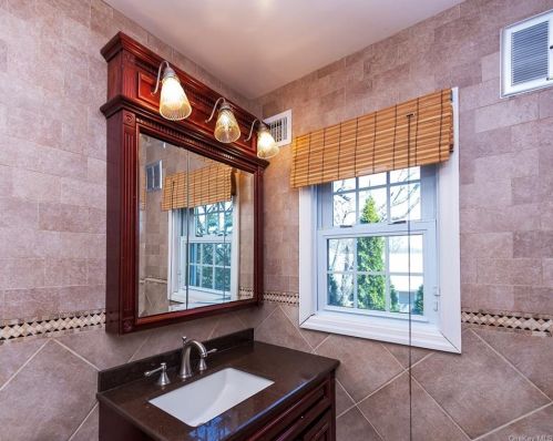 41 Michael Dr, Scarsdale NY  10583-6709 exterior