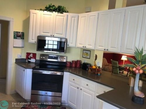 10676 Hartwick Dr, Fort Pierce FL  34987-1923 exterior