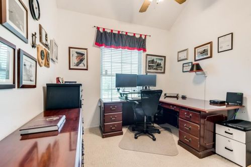 833 Pinnacle Cir, Lewisville TX 75077-2537 exterior