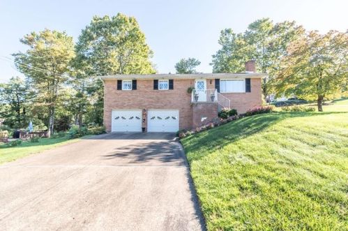 490 Pinewood Dr, Canonsburg, PA 15317-3234